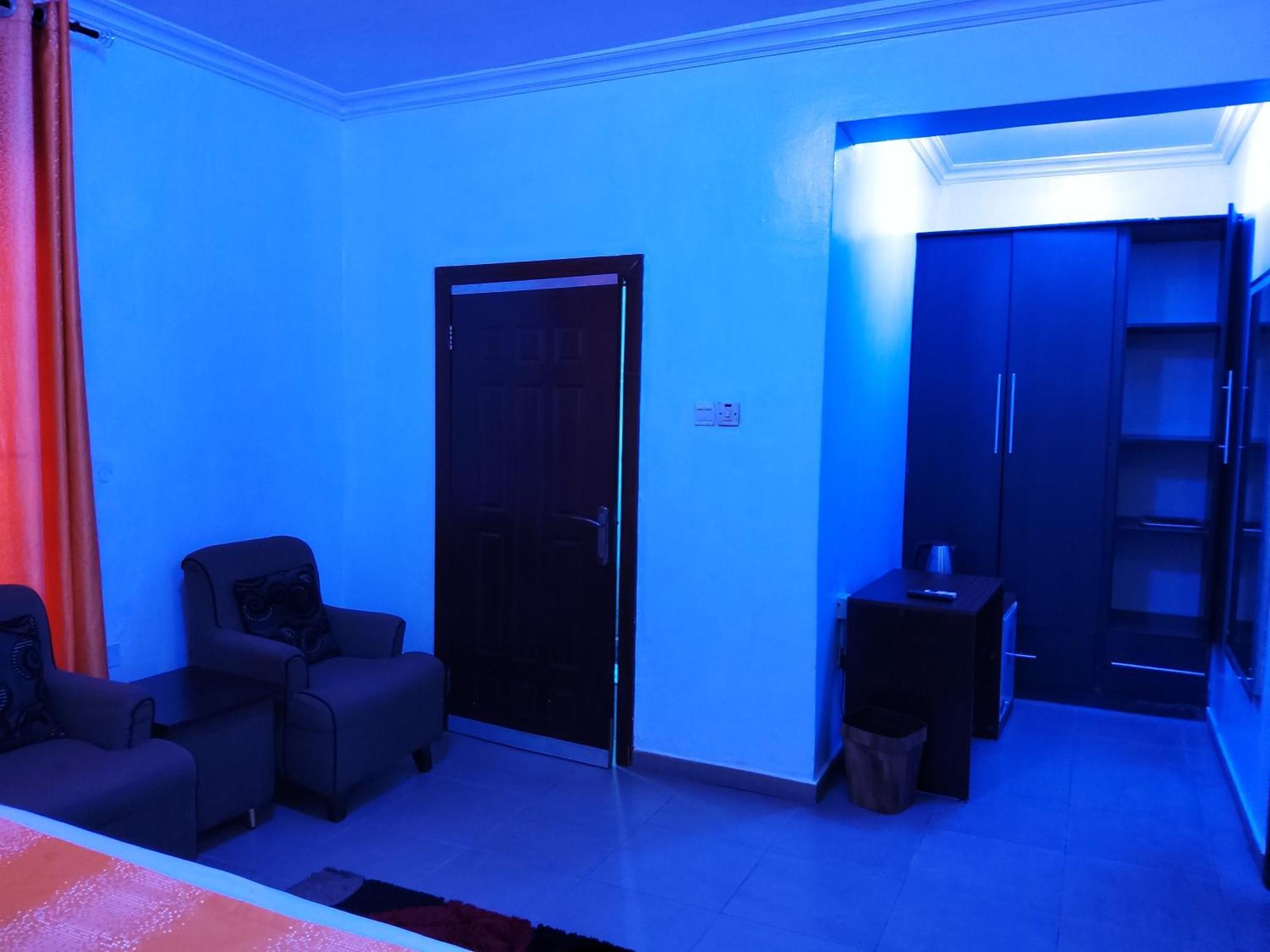 Crownedge Hotels Ikeja Buitenkant foto