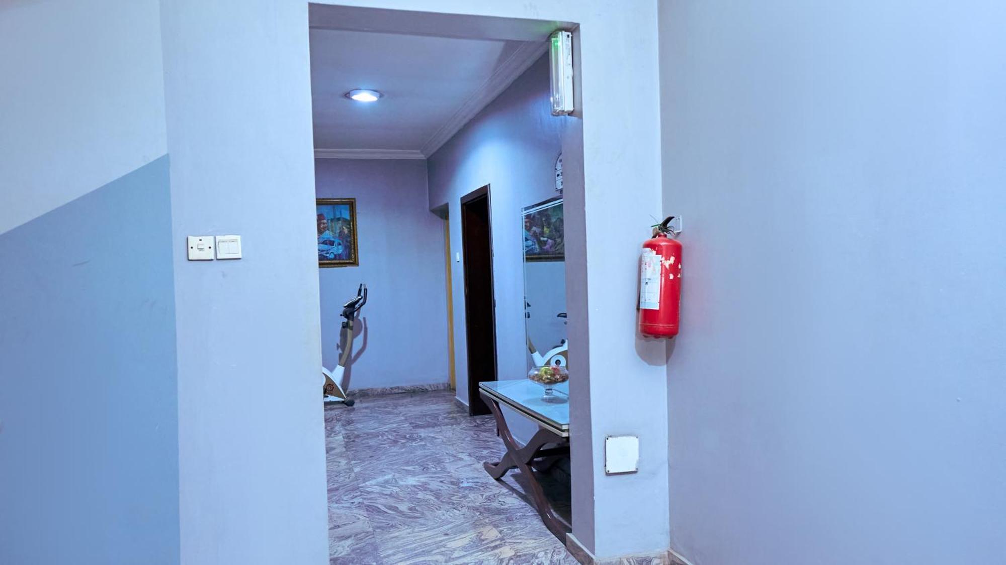 Crownedge Hotels Ikeja Buitenkant foto